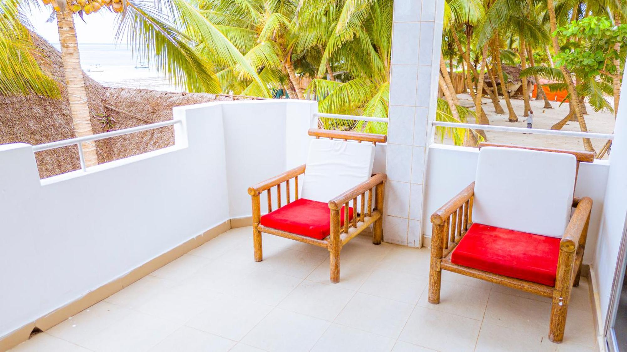 Sands Inn Hotel Pwani Mchangani Exterior foto