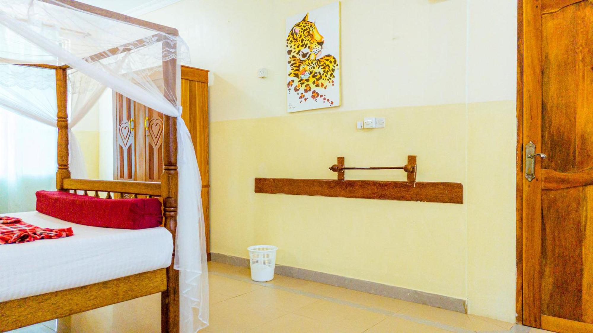 Sands Inn Hotel Pwani Mchangani Exterior foto